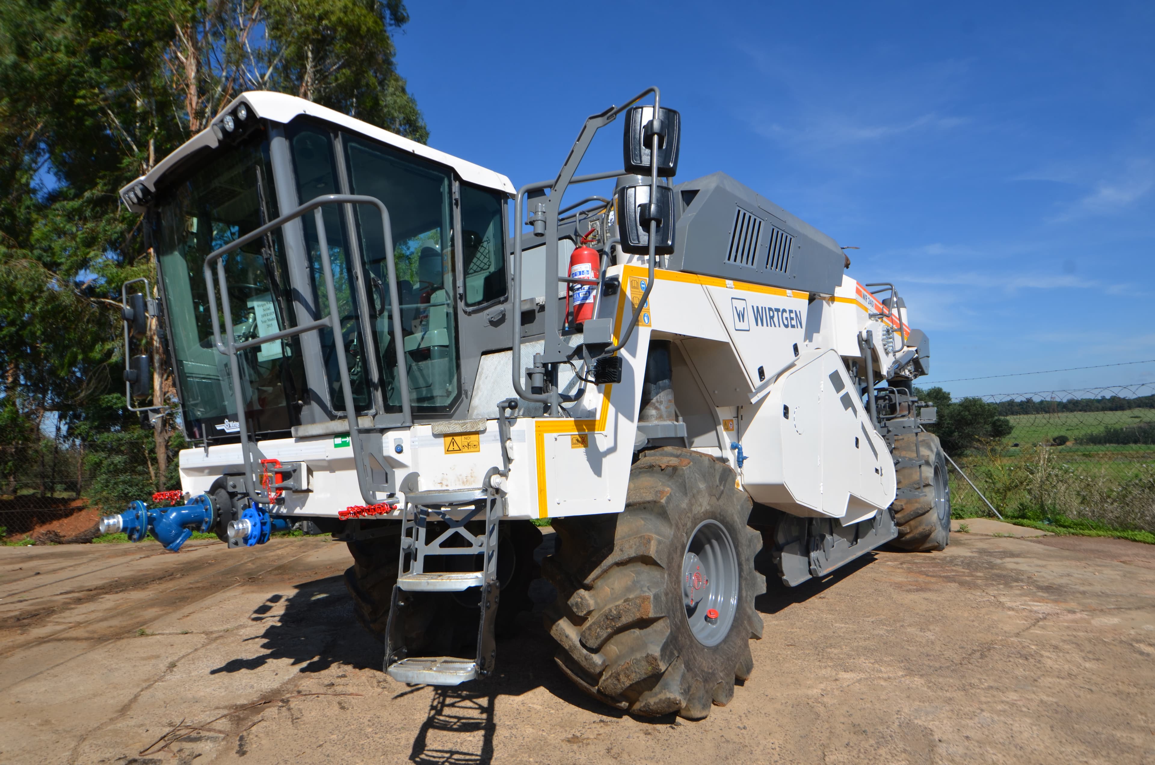 2017 Wirtgen WR240i — photo 1 of 3