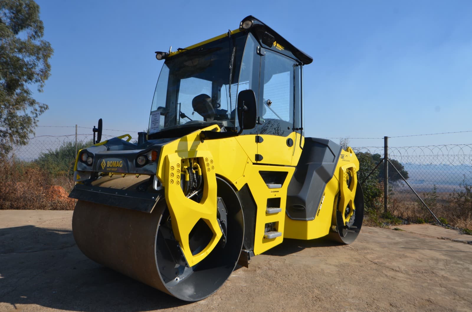 2015 Bomag BW161 — photo 1 of 2